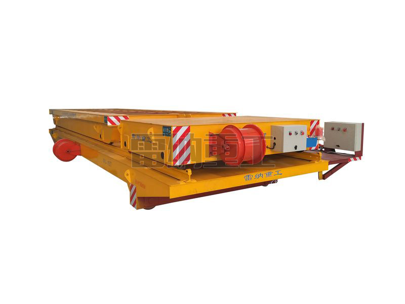 電動(dòng)擺渡車(chē)、軌道牽引車(chē)和噴漆房軌道車(chē)組合